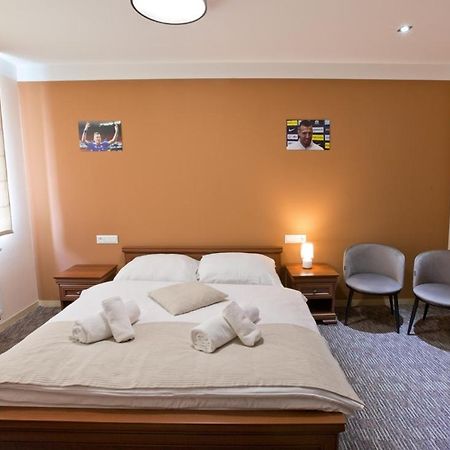 Restauracia Gol Hotel Oravske Vesele Bagian luar foto