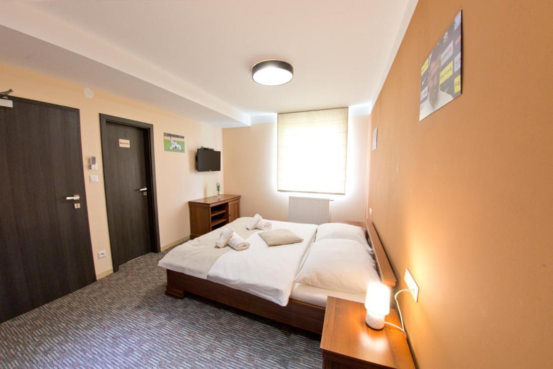 Restauracia Gol Hotel Oravske Vesele Bagian luar foto